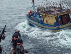 KKP Tangkap Enam Kapal Ikan Ilegal Berbendera Vietnam